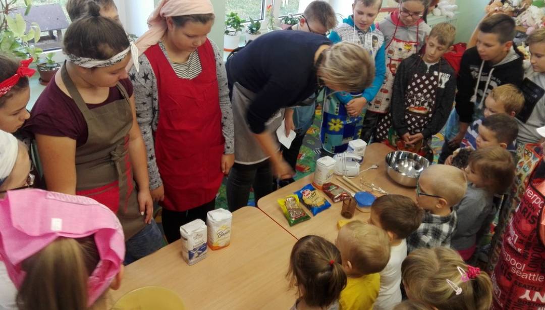 Od ziarenka do bochenka - dzieci uczyły się, jak powstaje chleb. (Fot. SP Niechłonin)