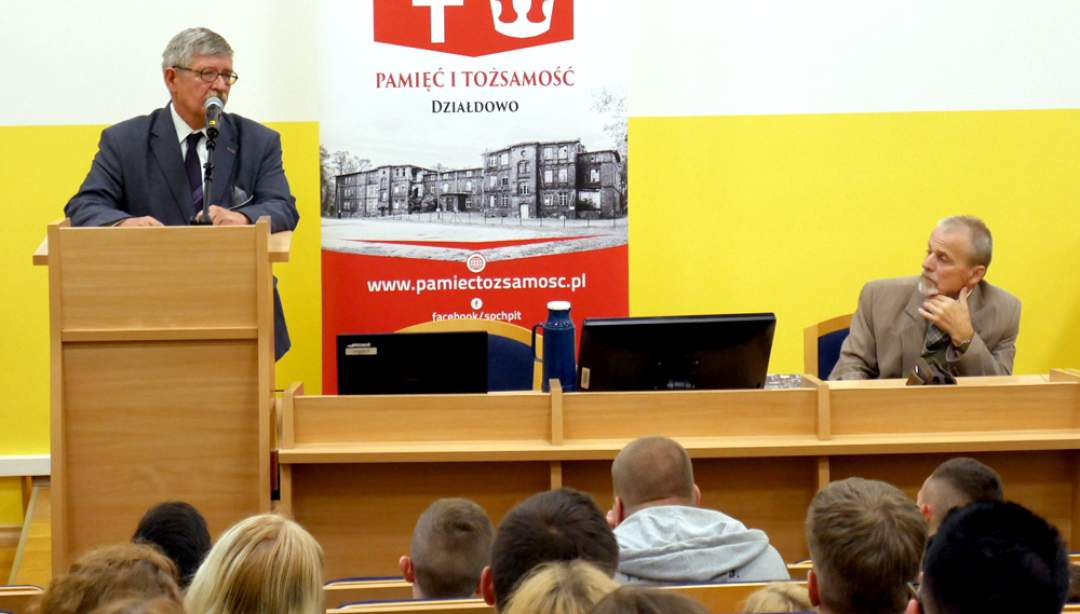 W ramach drugiej edycji programu edukacyjnego dla młodzieży „Z historią na TY” młodzież miała okazję wysłuchać wykładu na temat Islamu (fot. MC).