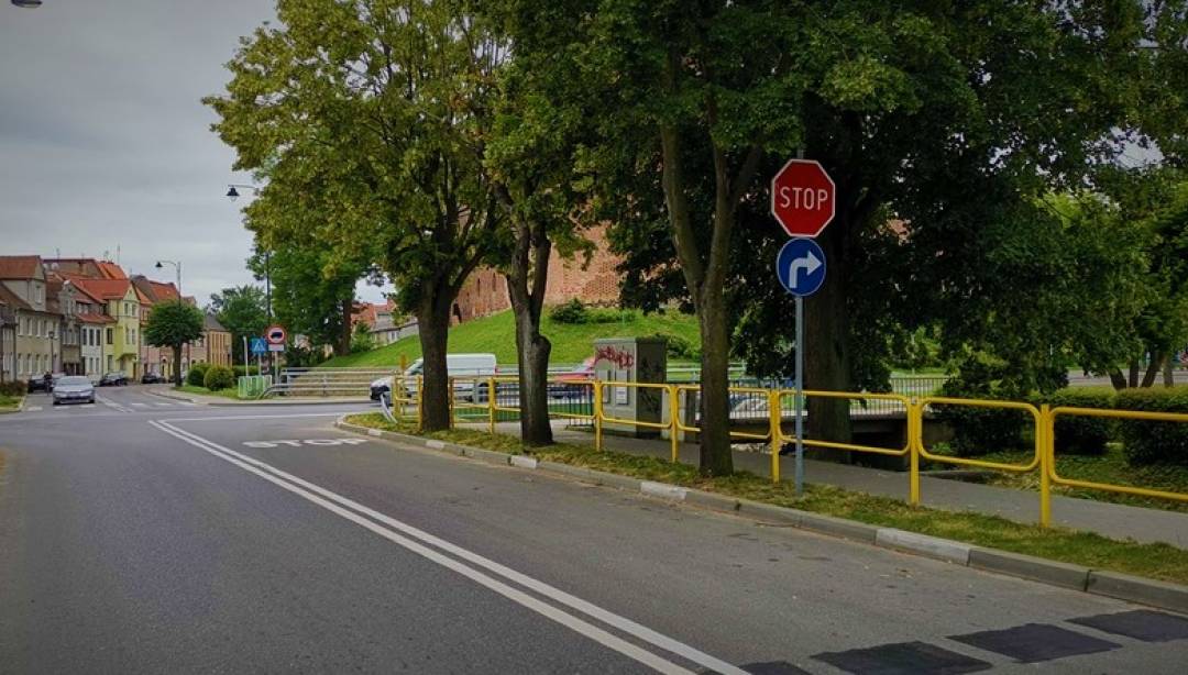 Policja apeluje! Ulica Wolności z nakazem jazdy w prawo! (Fot. Karol Wrombel)