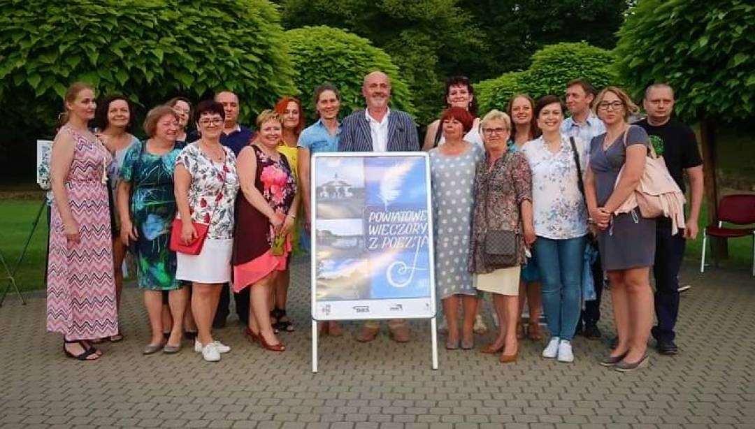 Elżbieta Zakrzewska i Marcin Troński rozwiązywali zagadkę sprzed lat. (Fot. UM Działdowo)