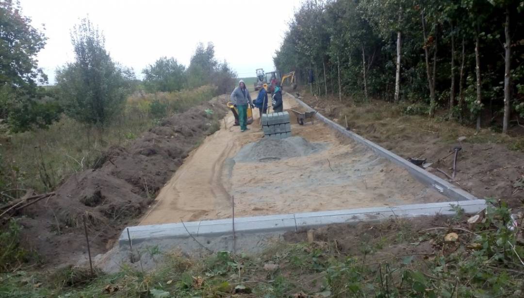 Budowa drogi w Żabinach rozpoczęta. (Fot. UG Rybno)