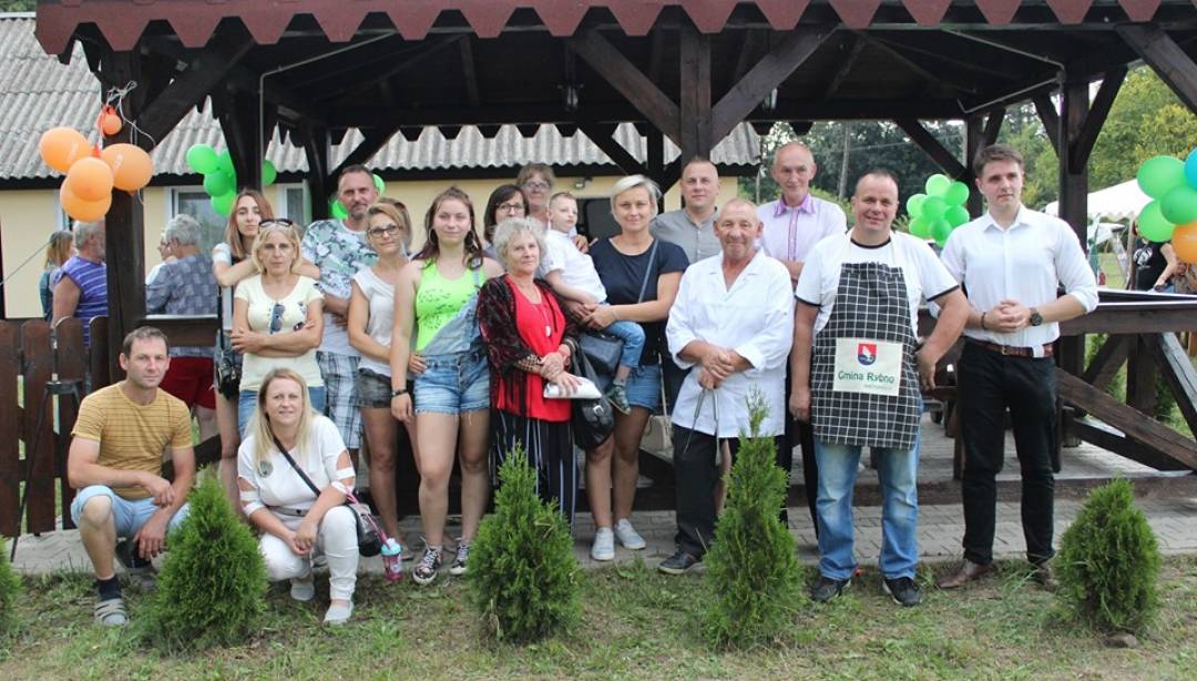 Mała wieś, wielkie serca – zobacz co się działo na Pikniku Charytatywnym w Rapatach! (Fot. Sylwester Kasprowicz)