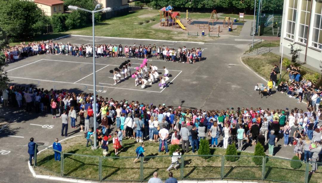 Szkoła Podstawowa nr 3 obchodziła potrójne święto w sportowym stylu (fot. EC).