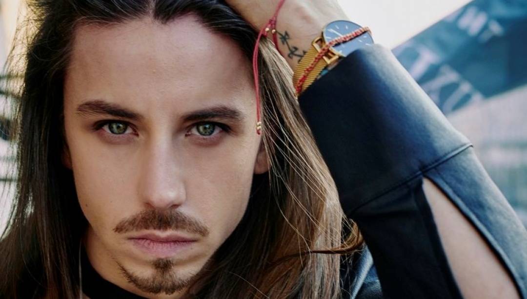 Na tegorocznym Hoffer Super Hit zaśpiewa dla nas Michał Szpak (Fot. archiwum organizatora)