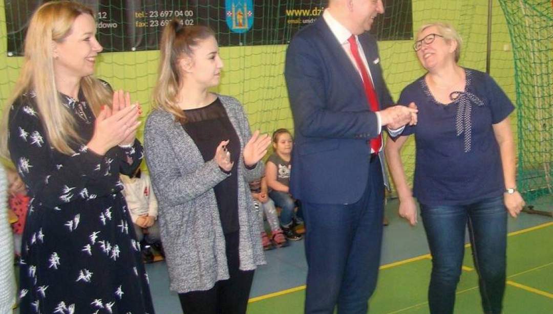 rzedszkole nr 3 w Działdowie zorganizowało kolejną, dziesiątą już edycję akcji „Pomagamy Braciom Mniejszym - psiakom bezdomniakom”. (Fot. PM3)