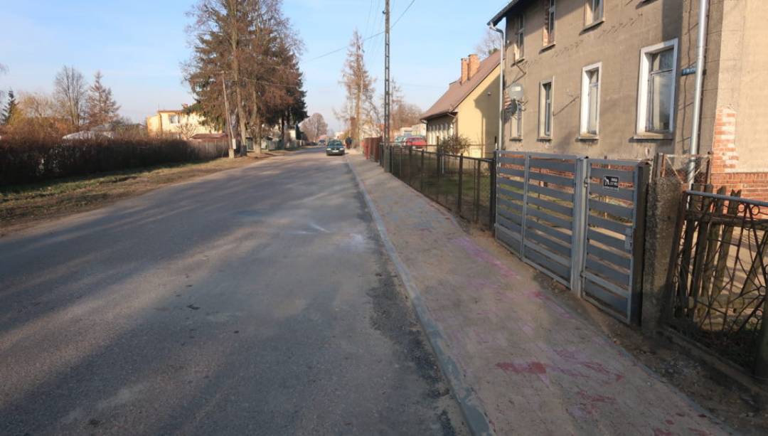 Odbiór inwestycji: Przebudowa chodnika w m. Płośnica. (Fot. Piotr Utrata)