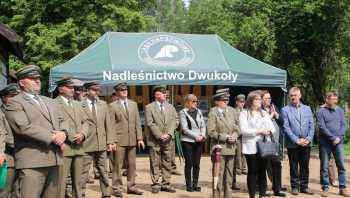 Teren przy Nadleśnictwie Dwukoły otwarty